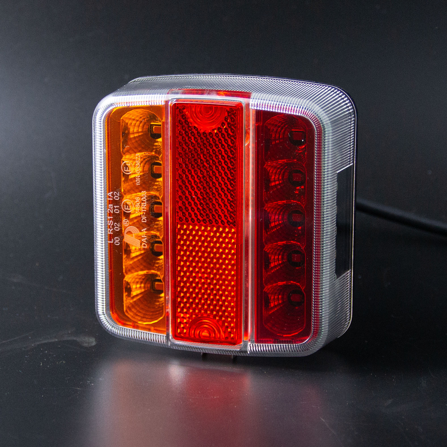Фонарь задний многофункциональный LEDWORKER TRL003 LED Bajonet L