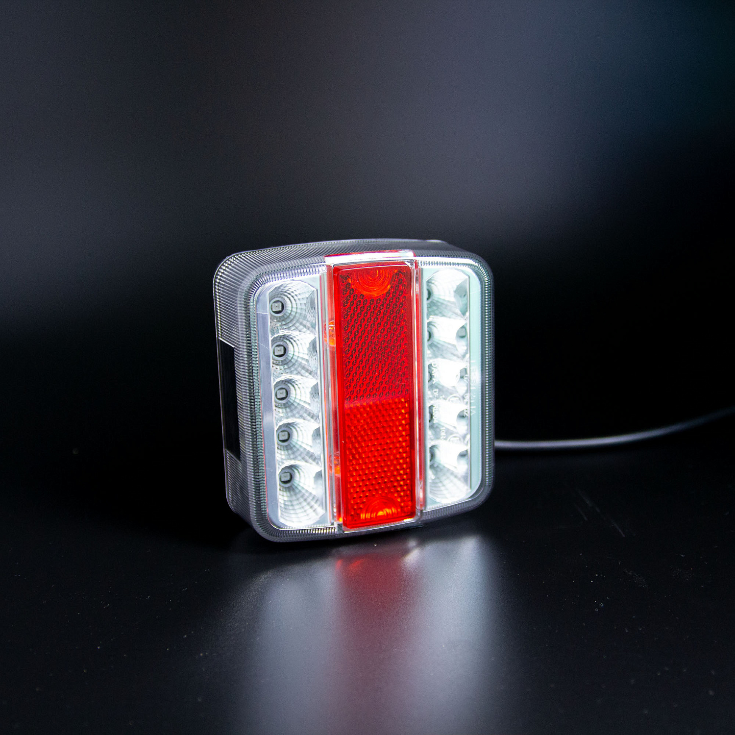 Фонарь задний многофункциональный LEDWORKER TRL004 LED (провод)