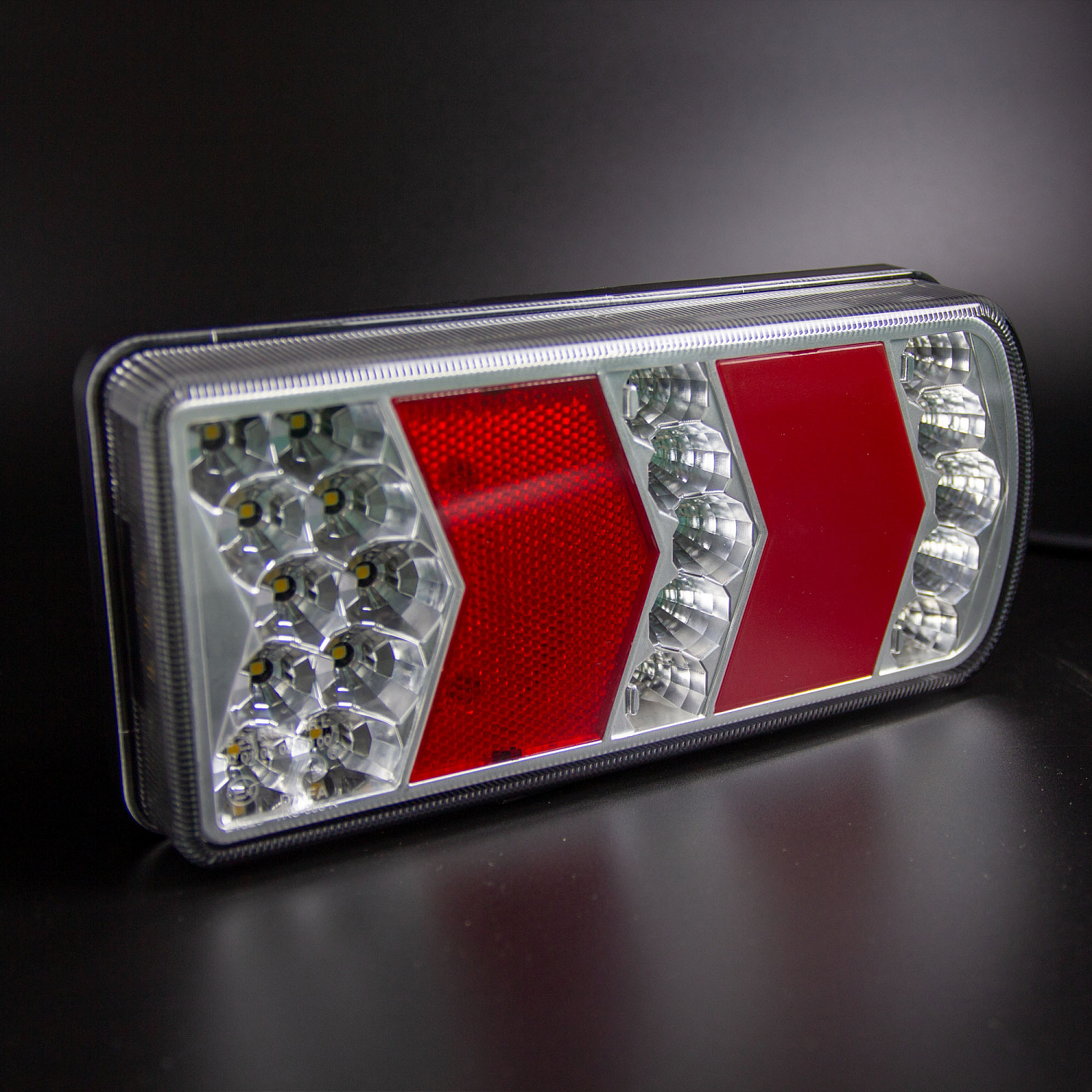 Фонарь задний многофункциональный LEDWORKER TRS006 LED R (провод)