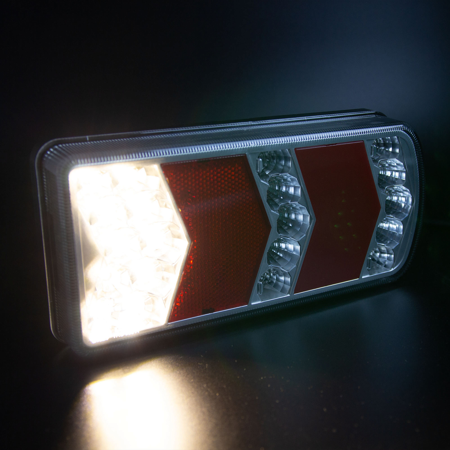Фонарь задний многофункциональный LEDWORKER TRS006 LED R (провод)