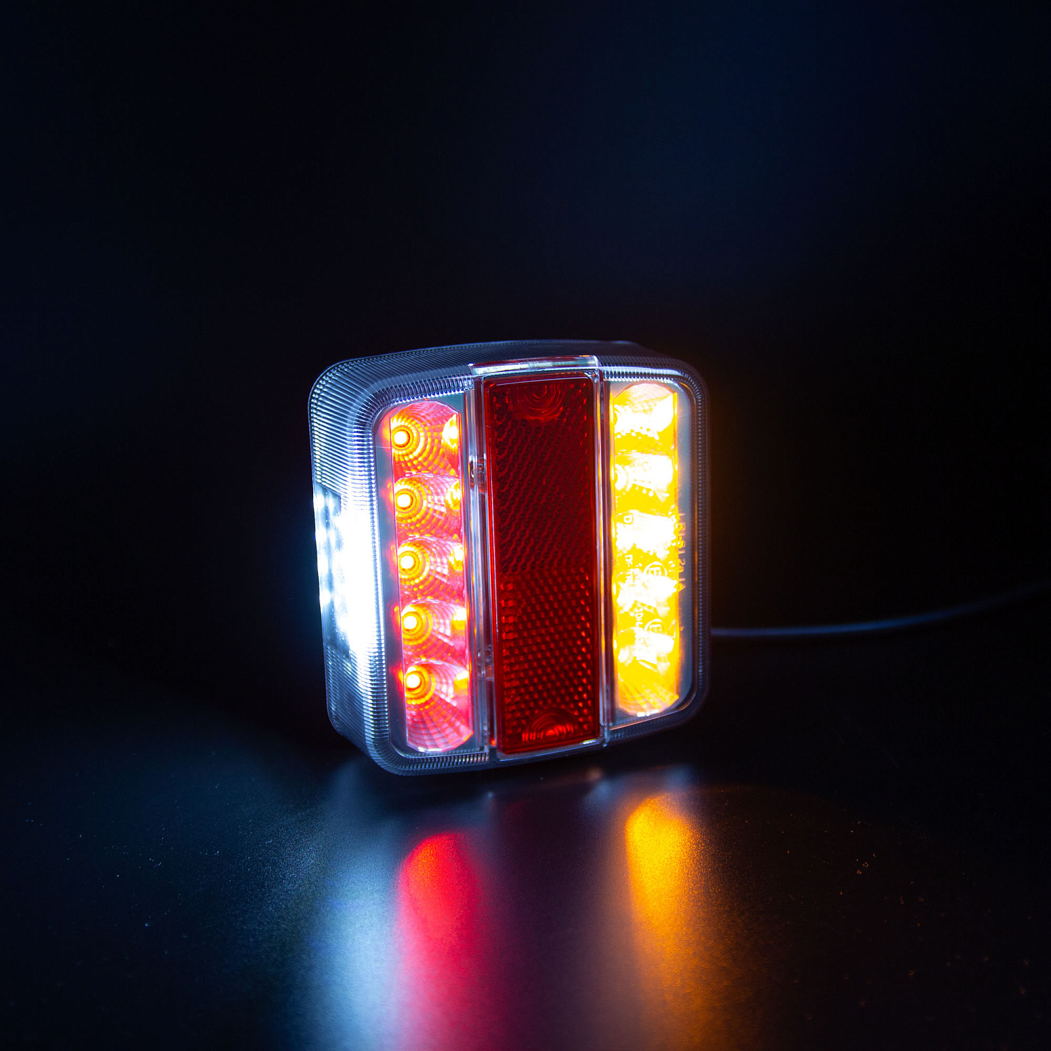 Фонарь задний многофункциональный LEDWORKER TRL004 LED (провод)