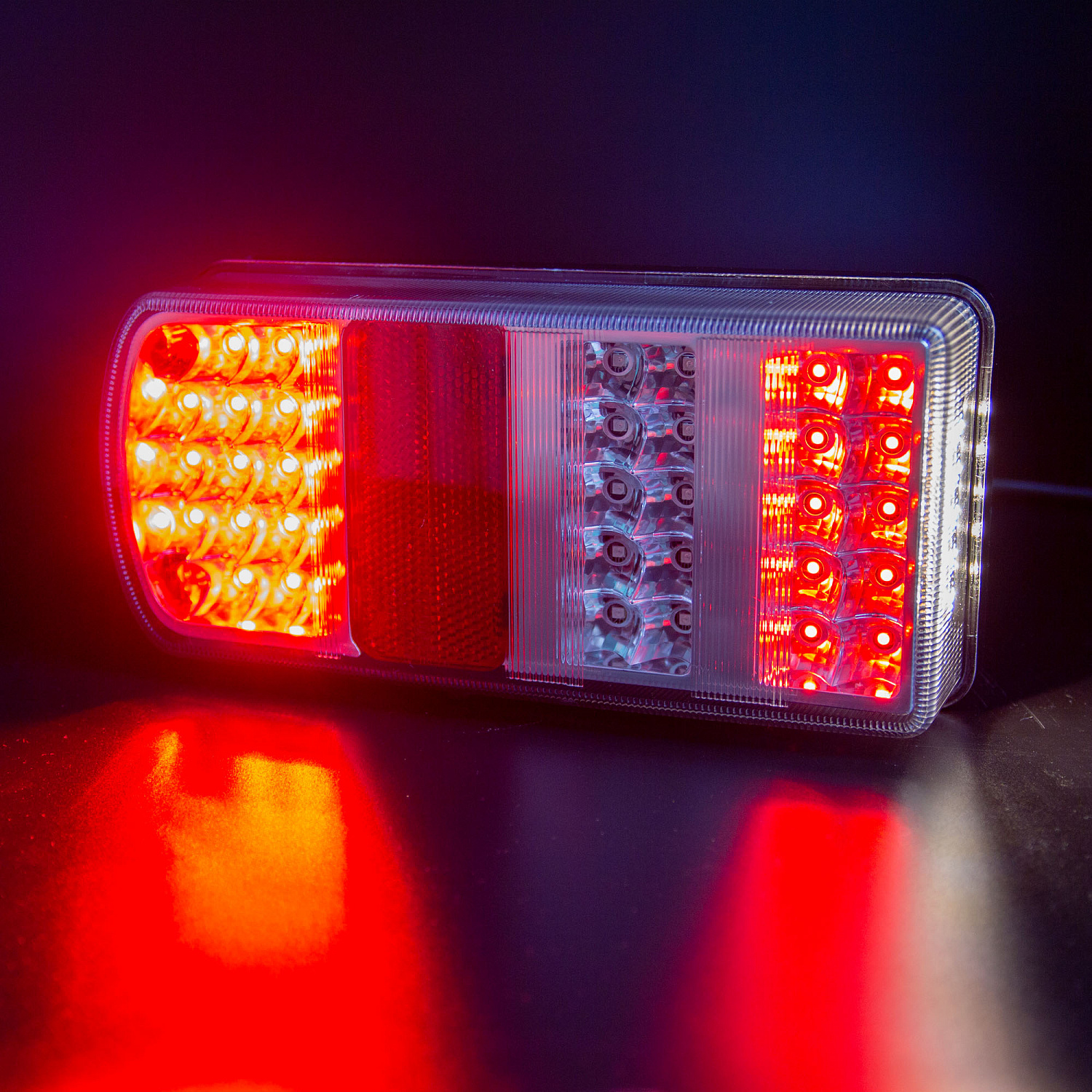 Фонарь задний многофункциональный LEDWORKER TRL006 LED Bajonet L