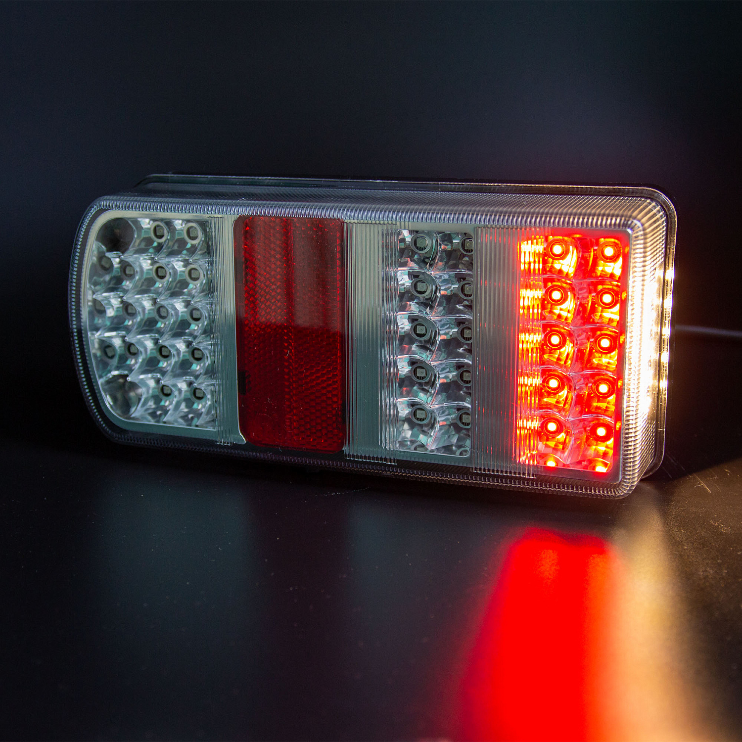 Фонарь задний многофункциональный LEDWORKER TRL006 LED Bajonet L