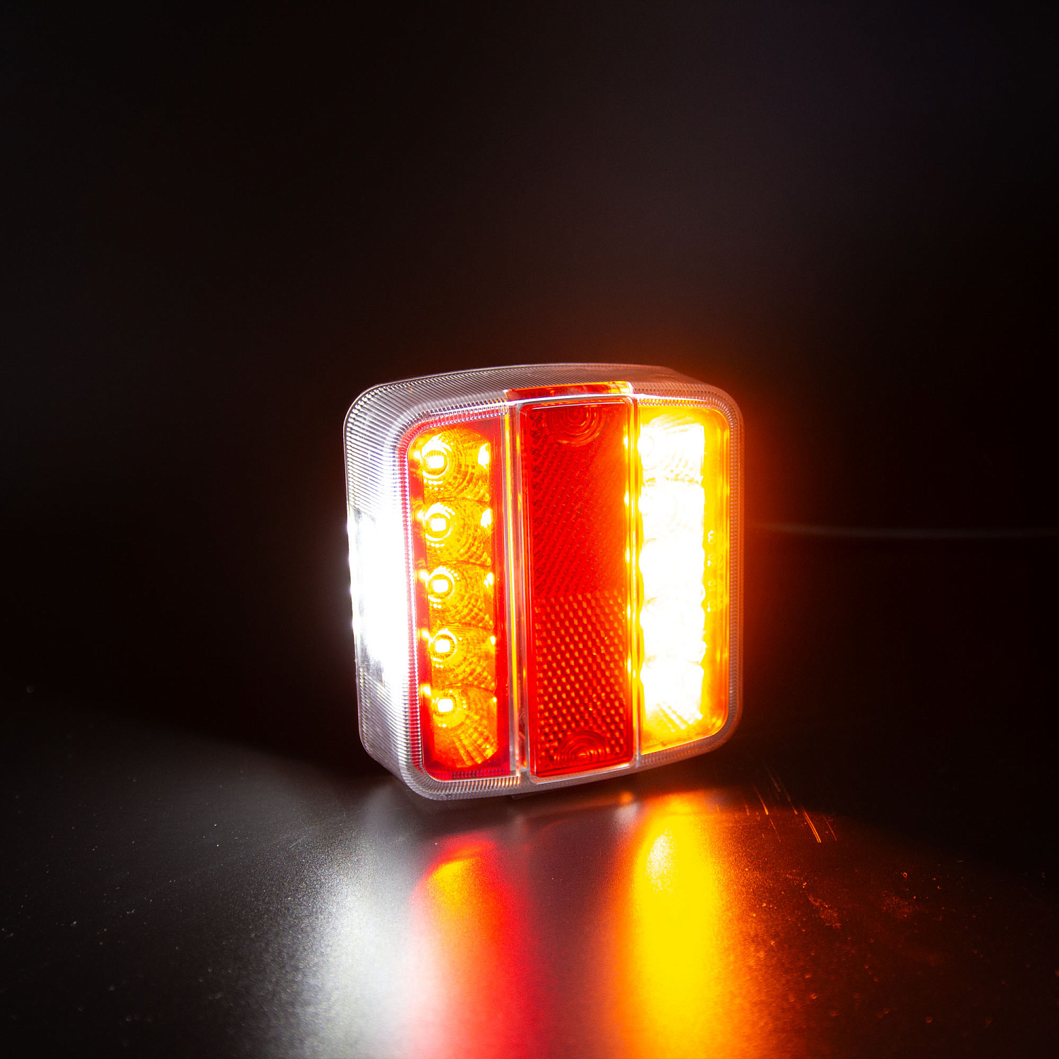 Фонарь задний многофункциональный LEDWORKER TRL003 LED (провод)