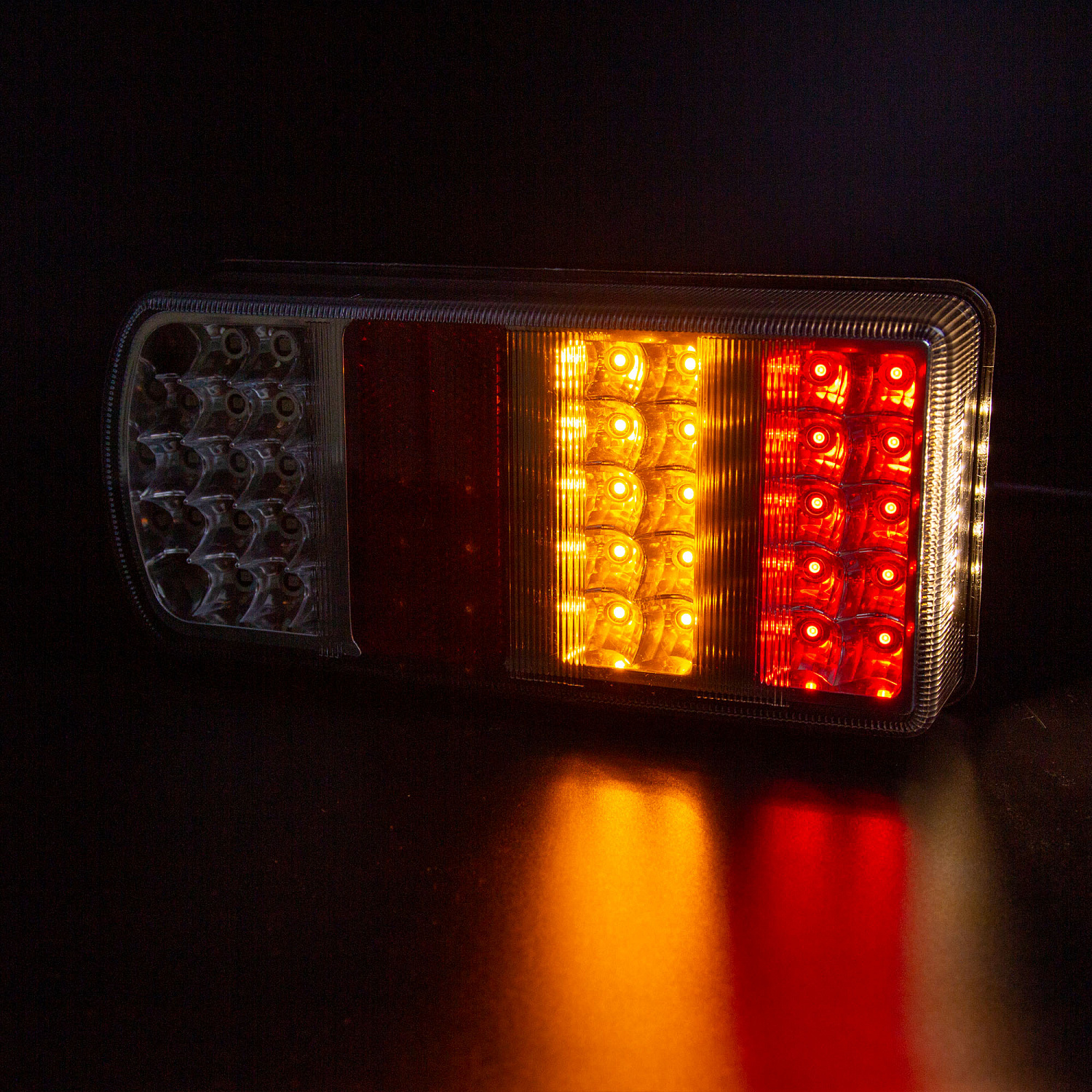 Фонарь задний многофункциональный LEDWORKER TRL006 LED Bajonet L