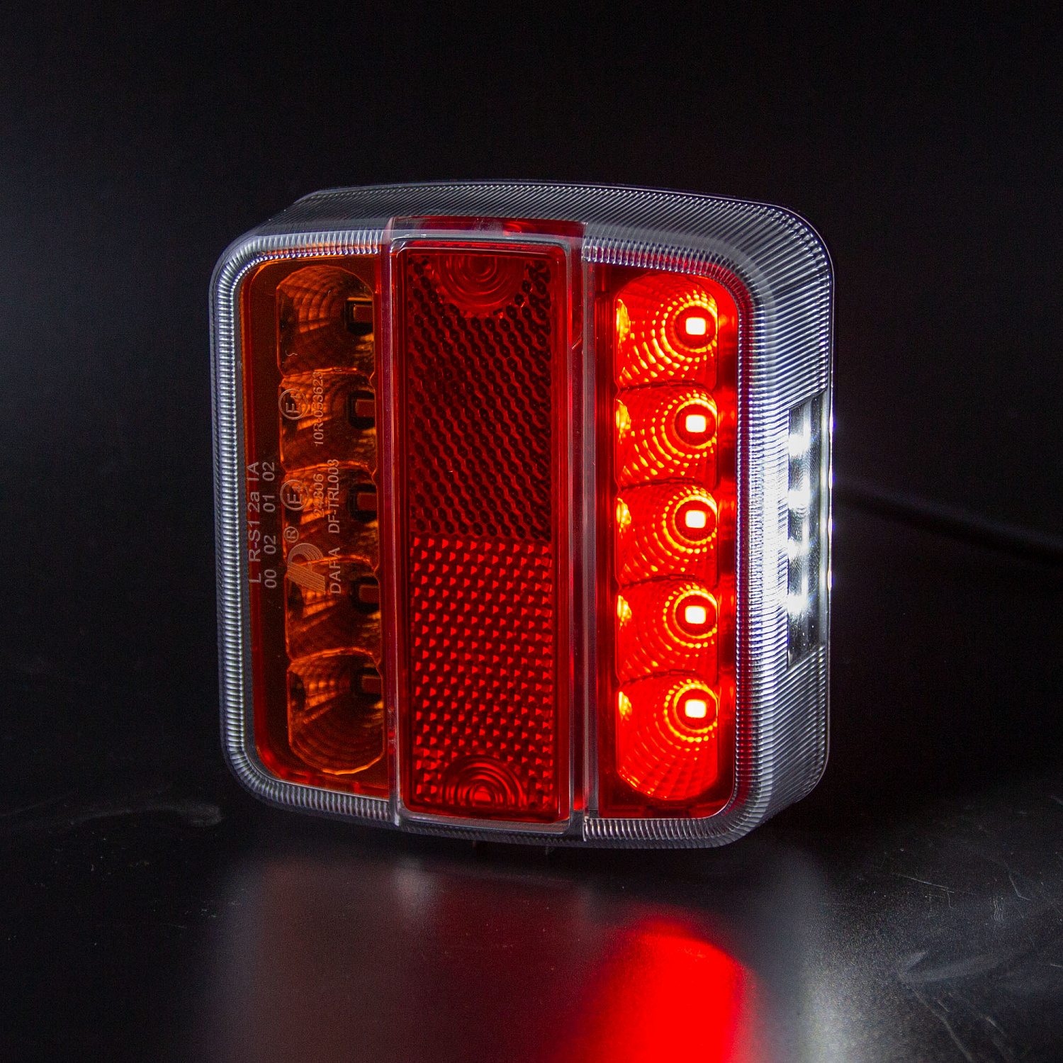 Фонарь задний многофункциональный LEDWORKER TRL003 LED Bajonet L