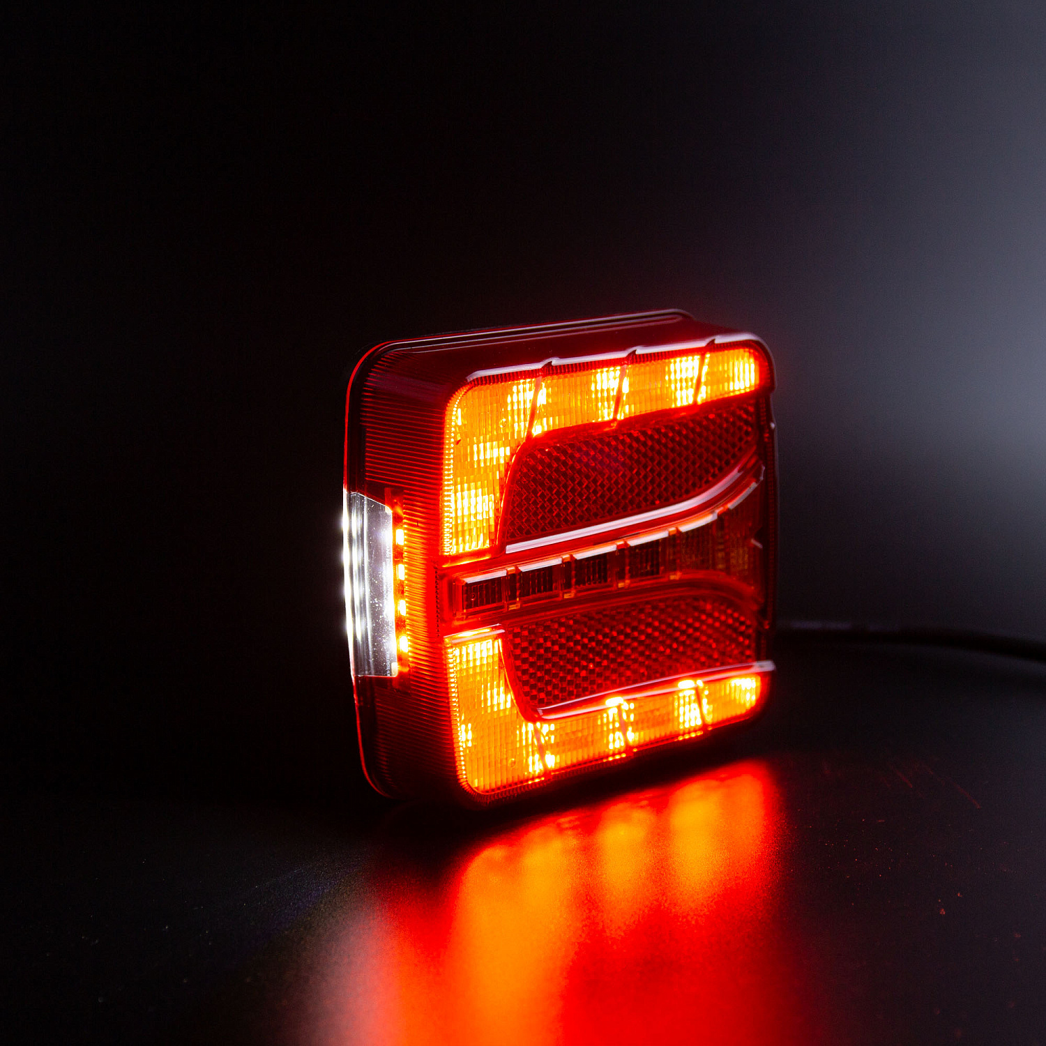 Фонарь задний многофункциональный LEDWORKER TRL005 LED L (провод)