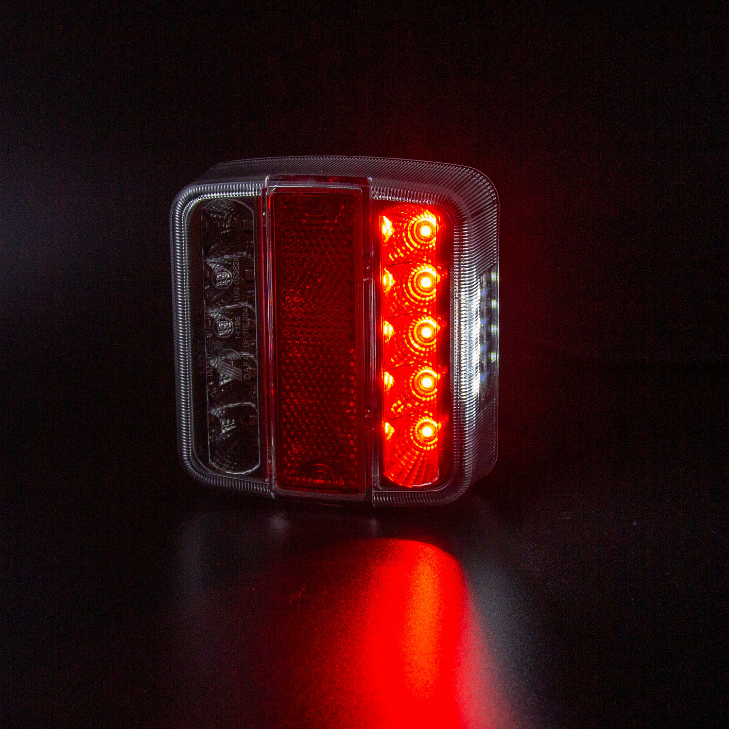 Фонарь задний многофункциональный LEDWORKER TRL004 LED Bajonet L