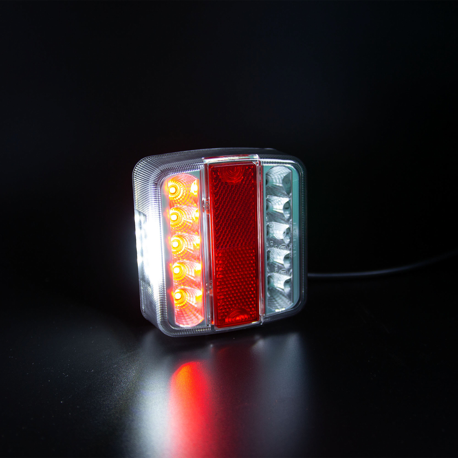 Фонарь задний многофункциональный LEDWORKER TRL004 LED (провод)