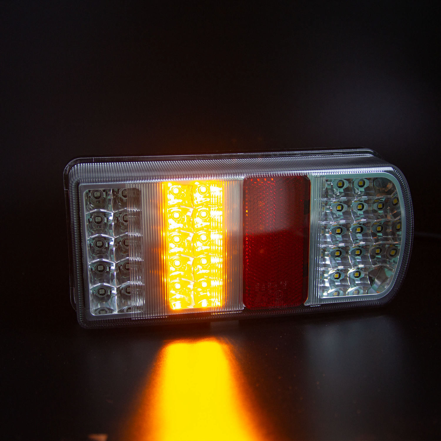 Фонарь задний многофункциональный LEDWORKER TRL006 LED Bajonet R
