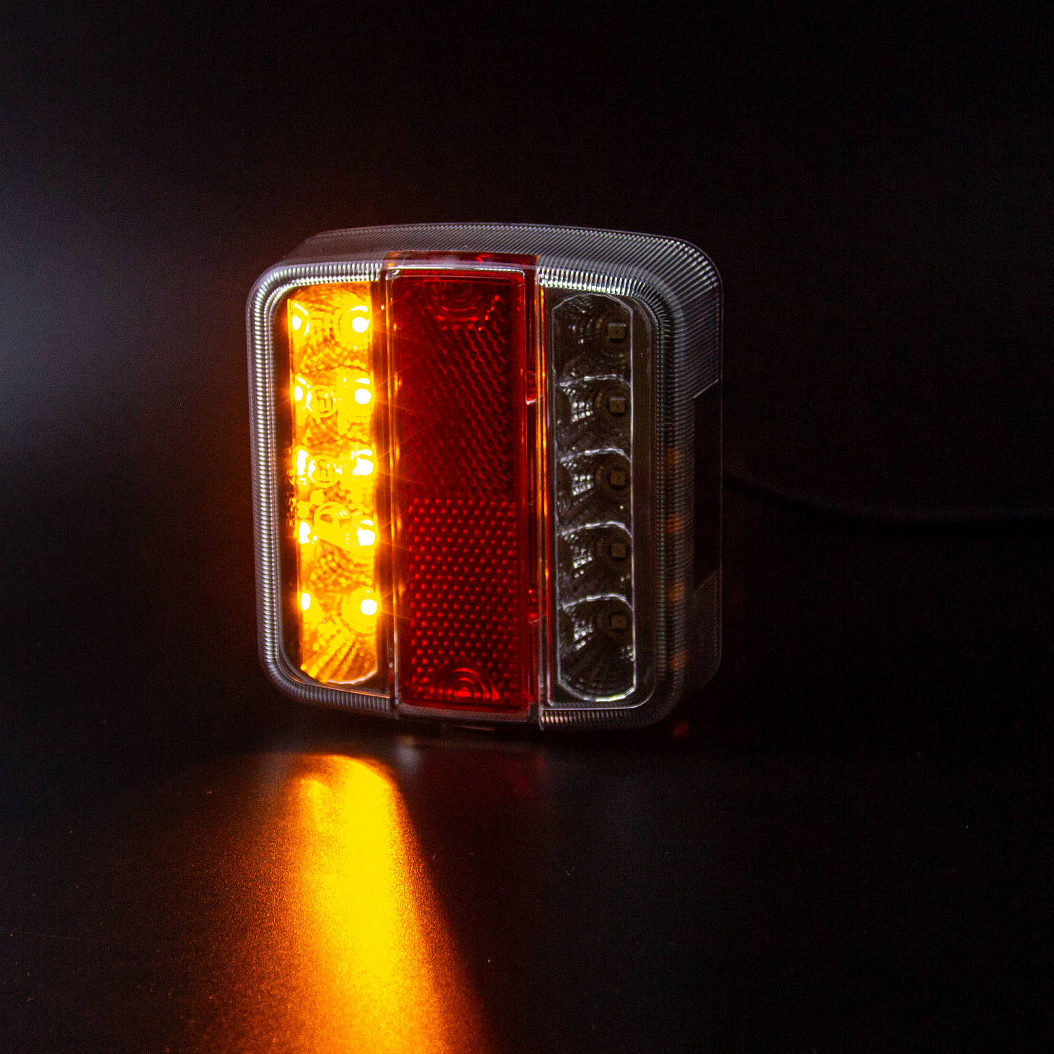 Фонарь задний многофункциональный LEDWORKER TRL004 LED Bajonet L