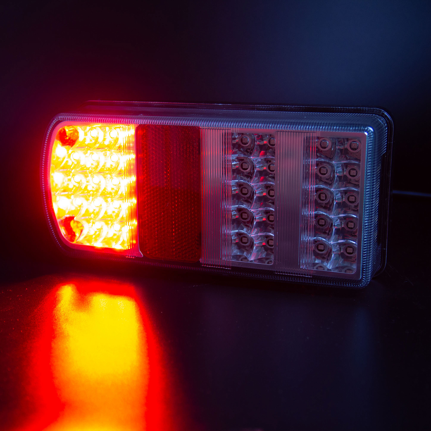 Фонарь задний многофункциональный LEDWORKER TRL006 LED Bajonet L