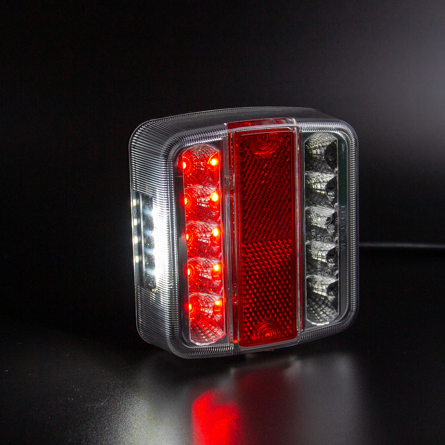 Фонарь задний многофункциональный LEDWORKER TRL004 LED Bajonet R