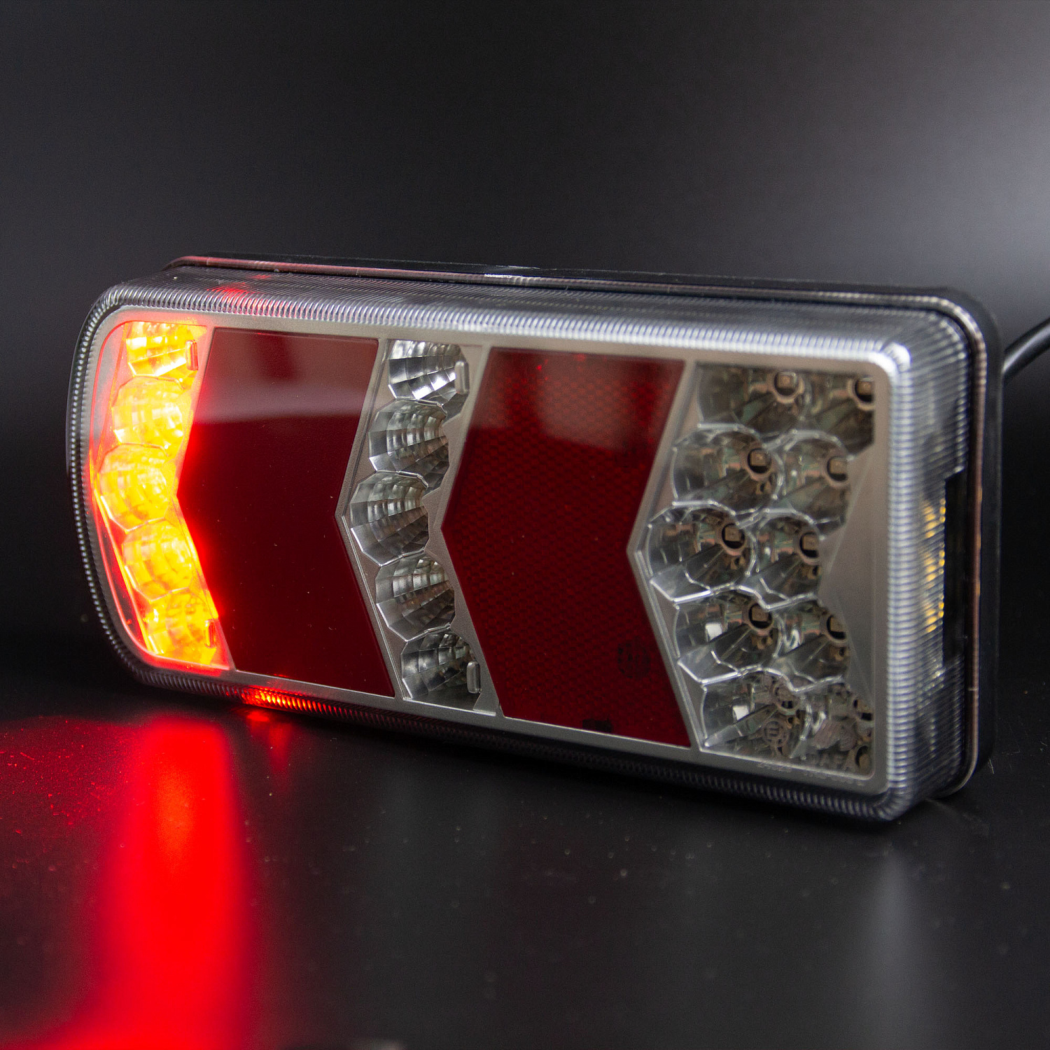 Фонарь LED задний многофункциональный LEDWORKER TRS006 Bajonet L