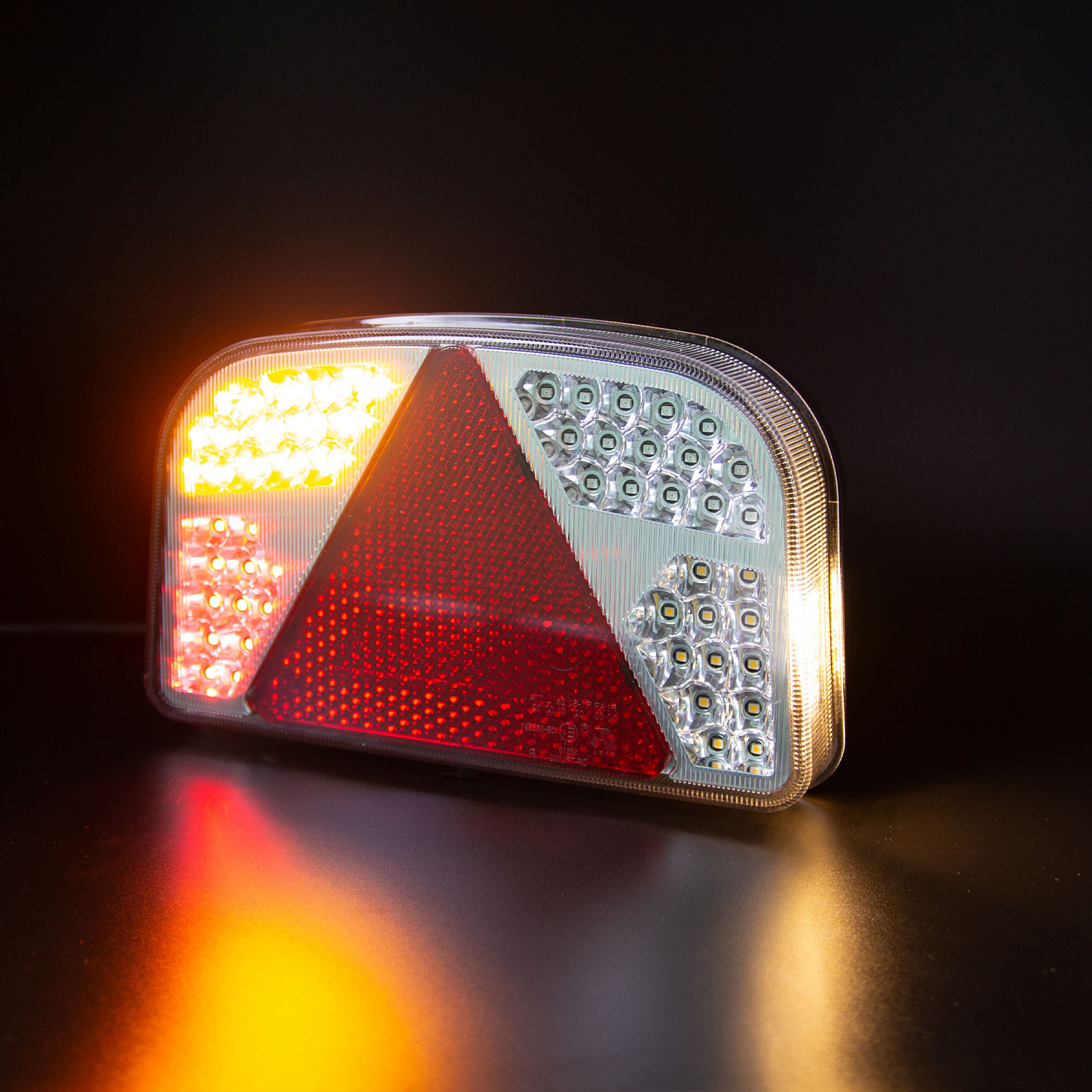 Фонарь задний многофункциональный LEDWORKER TRL002 LED (провод)