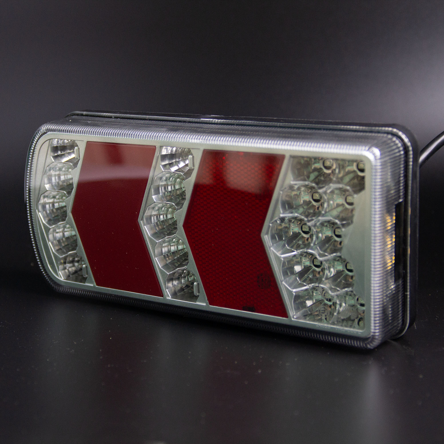 Фонарь LED задний многофункциональный LEDWORKER TRS006 Bajonet L