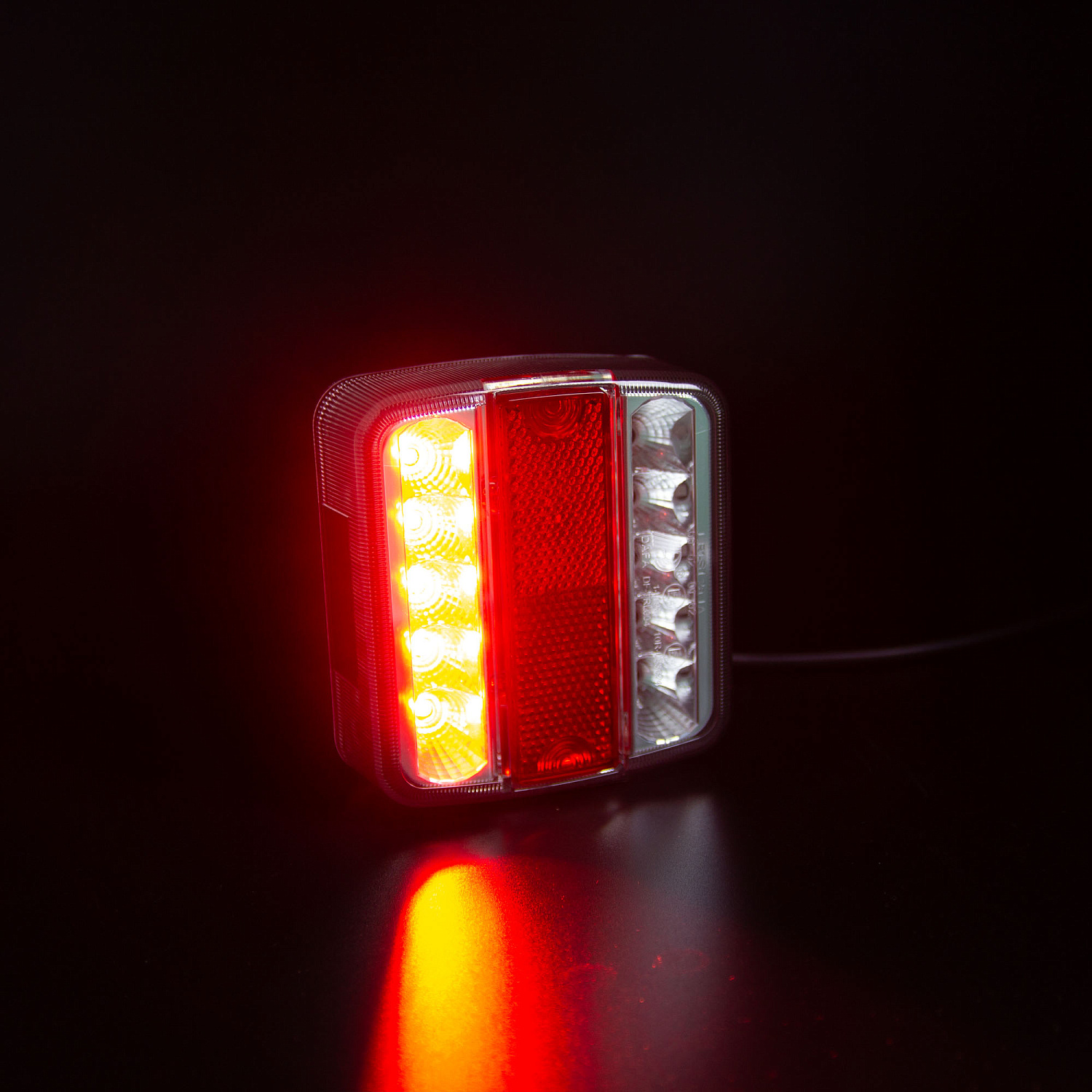 Фонарь задний многофункциональный LEDWORKER TRL004 LED (провод)