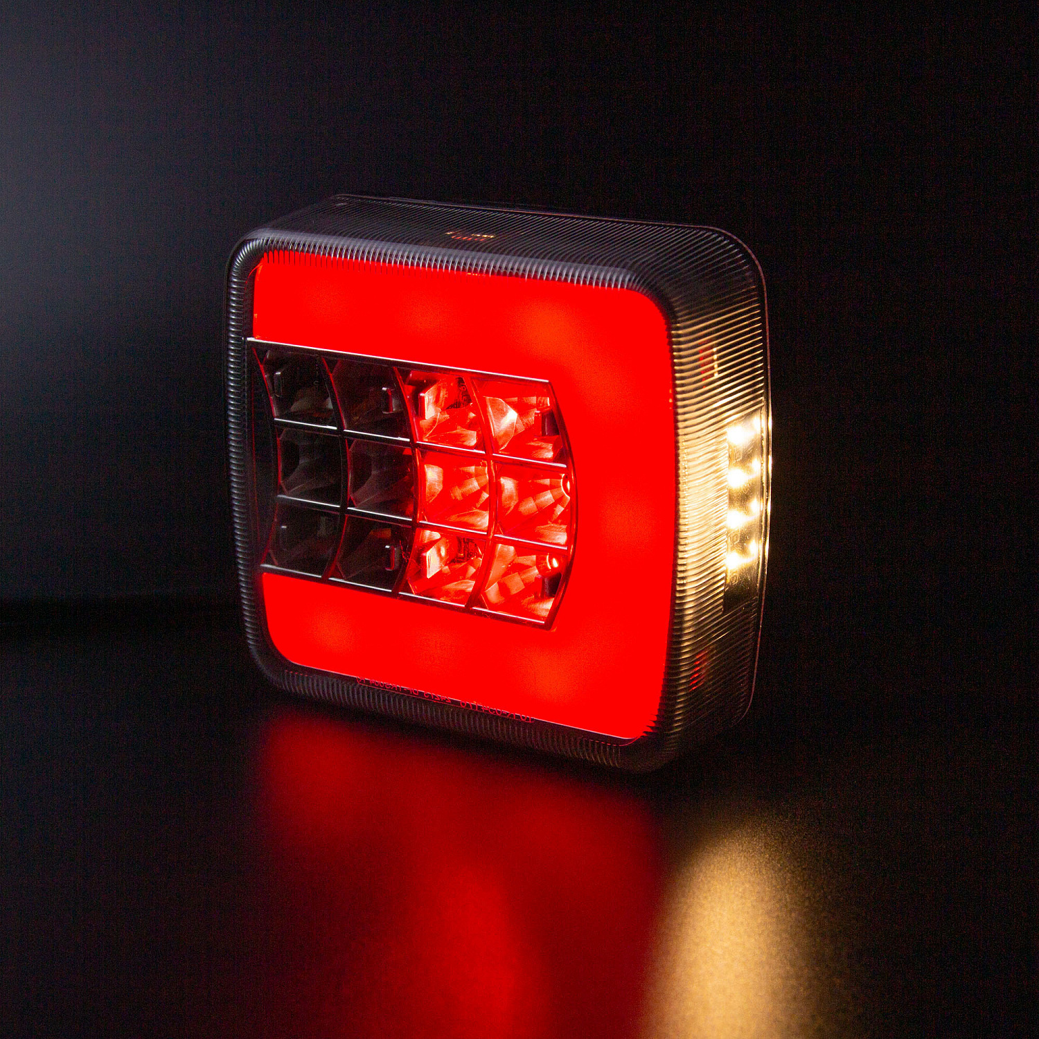 Фонарь задний многофункциональный LEDWORKER TRS004 LED Bajonet L
