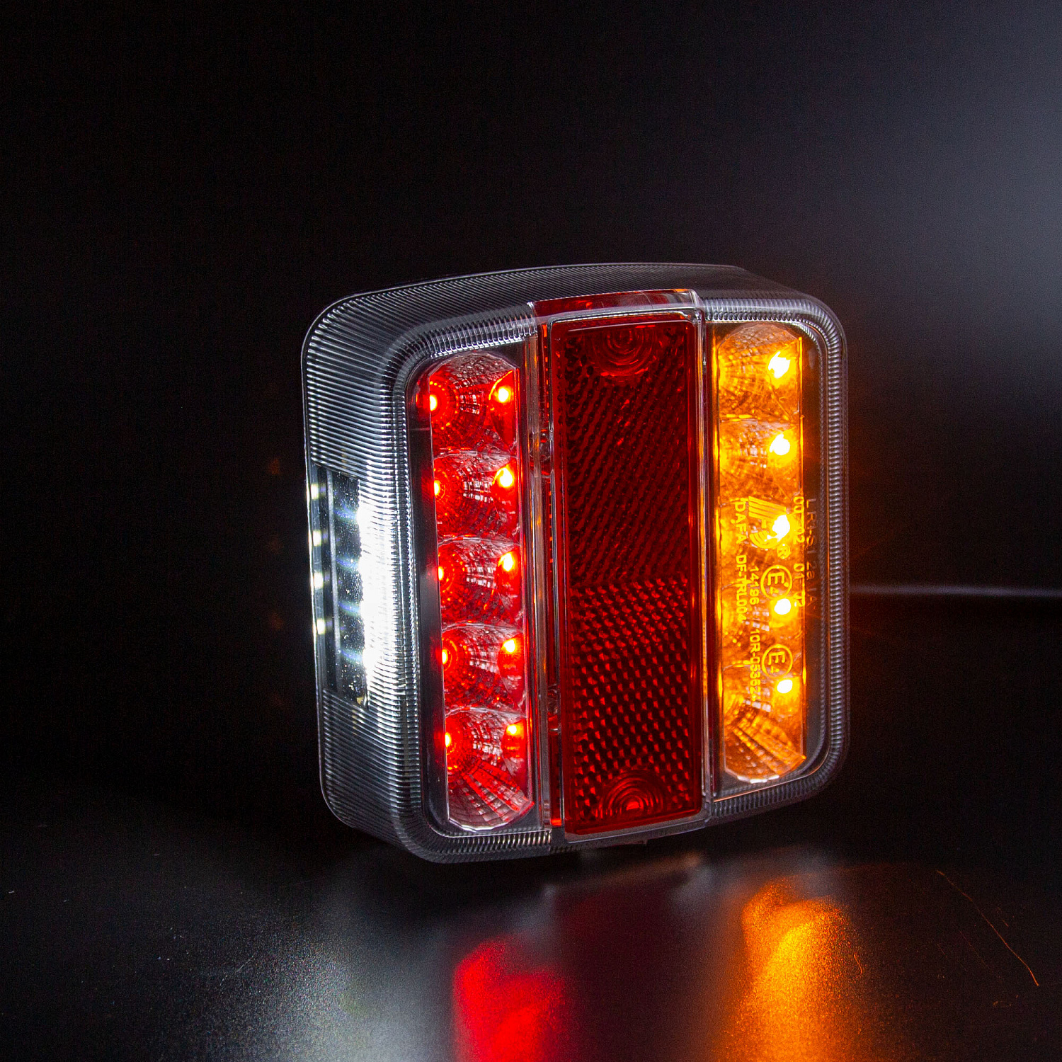 Фонарь задний многофункциональный LEDWORKER TRL004 LED Bajonet R
