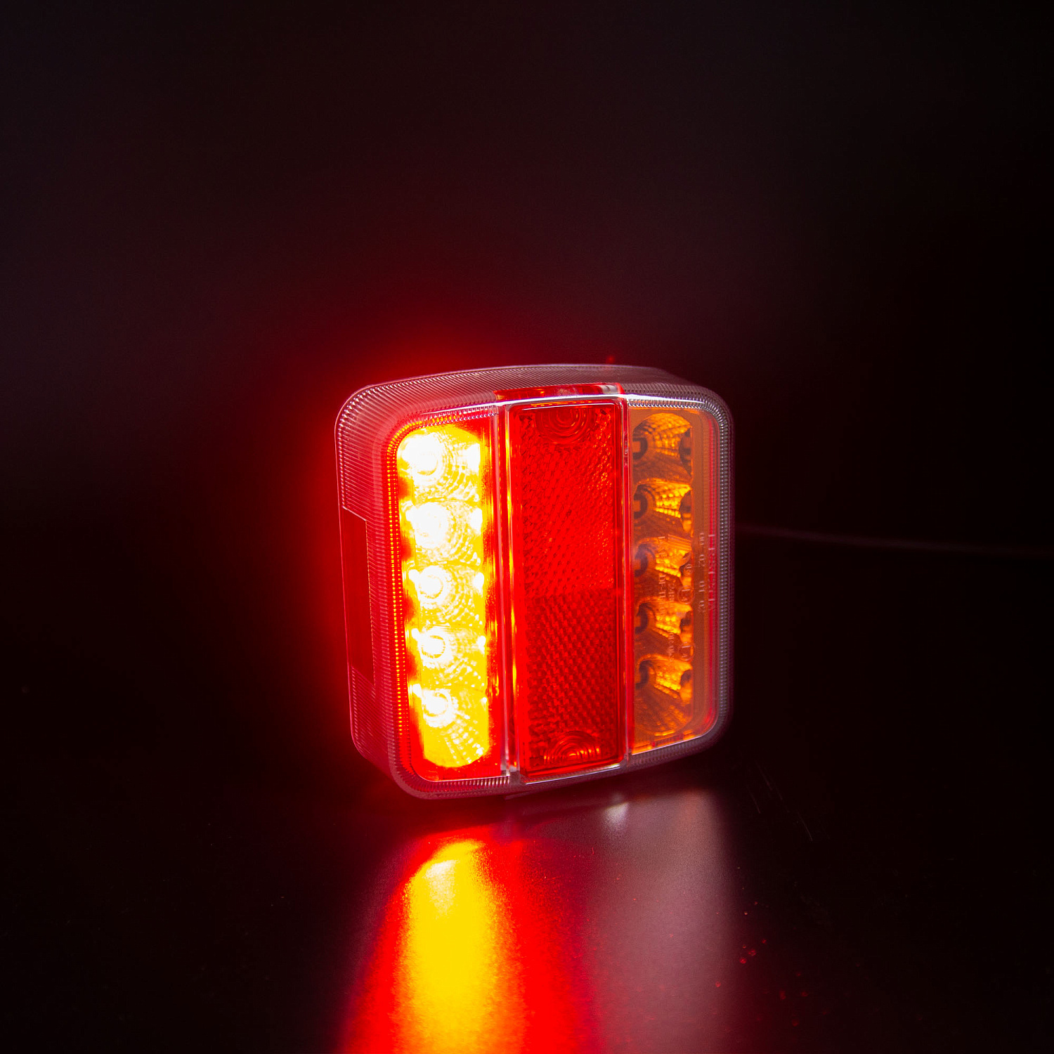 Фонарь задний многофункциональный LEDWORKER TRL003 LED (провод)
