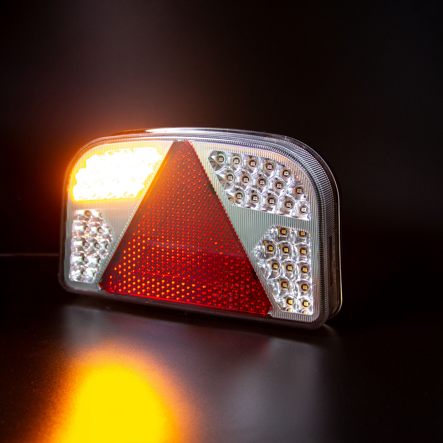 Фонарь задний многофункциональный LEDWORKER TRL002 LED (провод)
