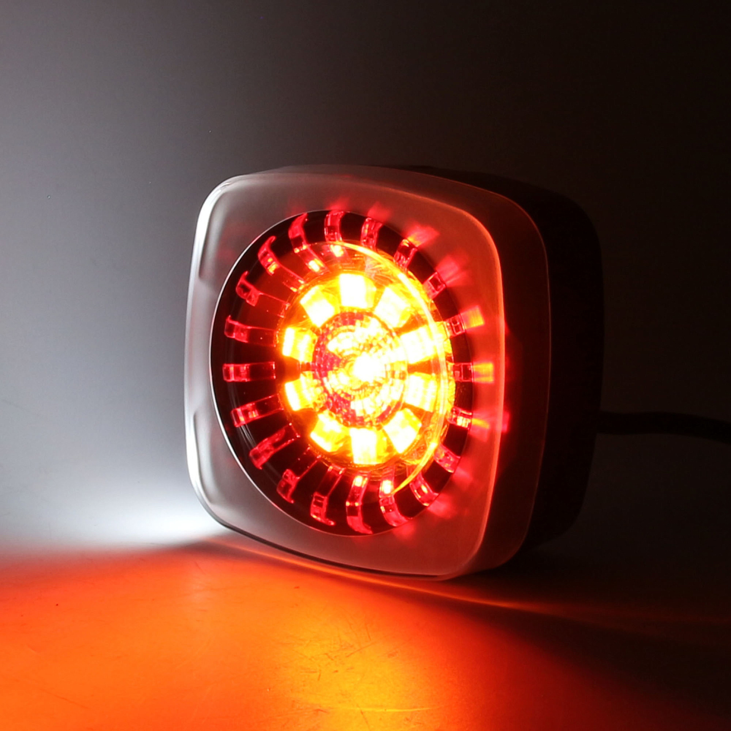 Фонарь LED задний многофункциональный LEDWORKER E7504-1 L (провод)