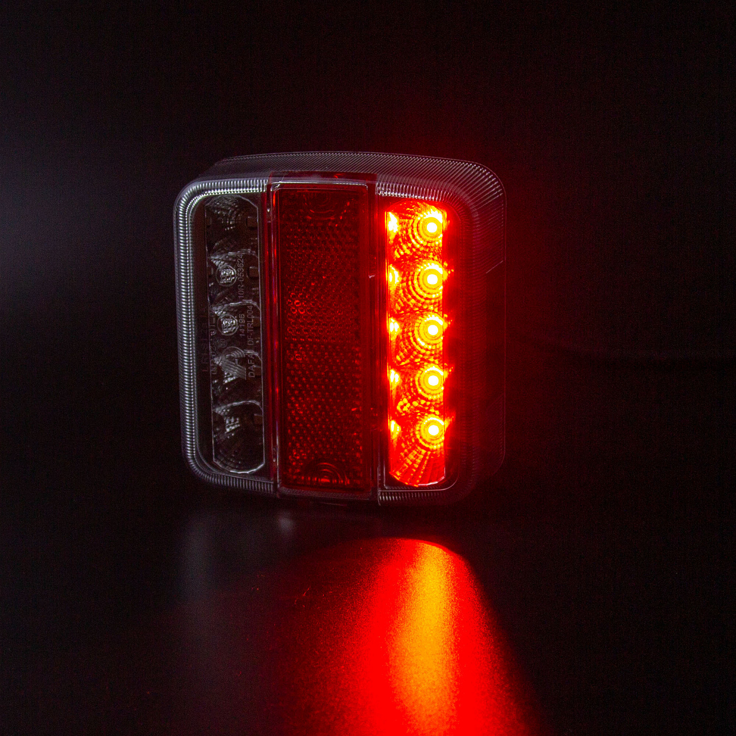Фонарь задний многофункциональный LEDWORKER TRL004 LED Bajonet L