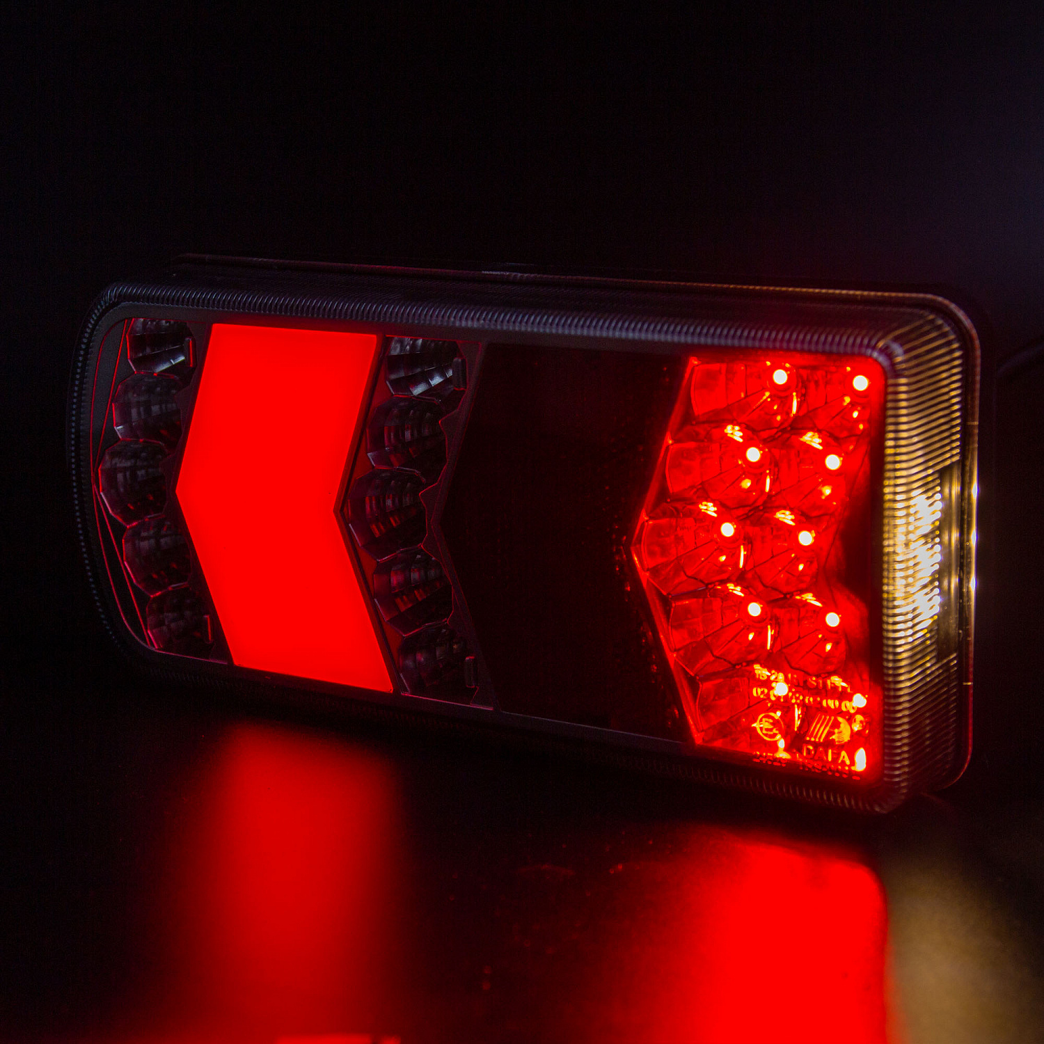 Фонарь LED задний многофункциональный LEDWORKER TRS006 Bajonet L