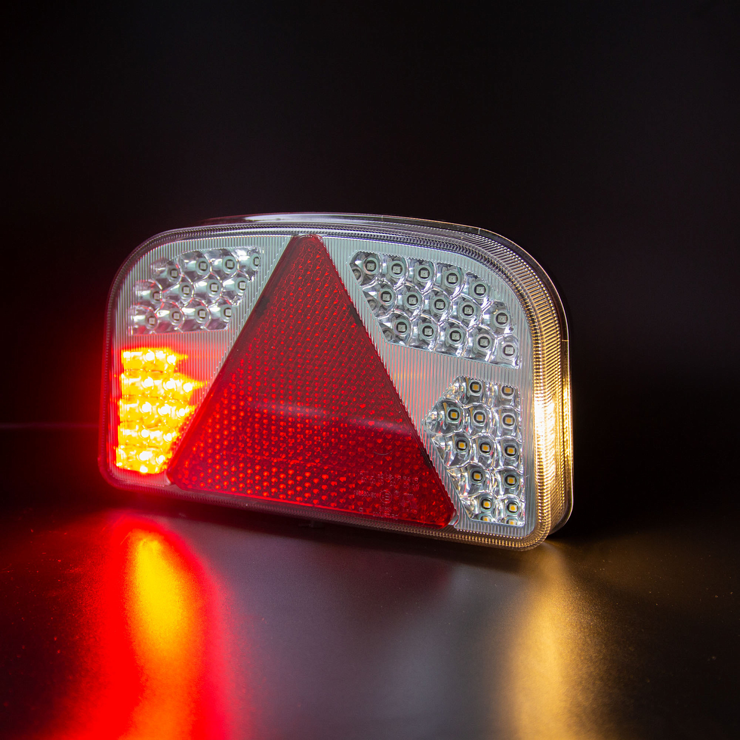 Фонарь задний многофункциональный LEDWORKER TRL002 LED (провод)