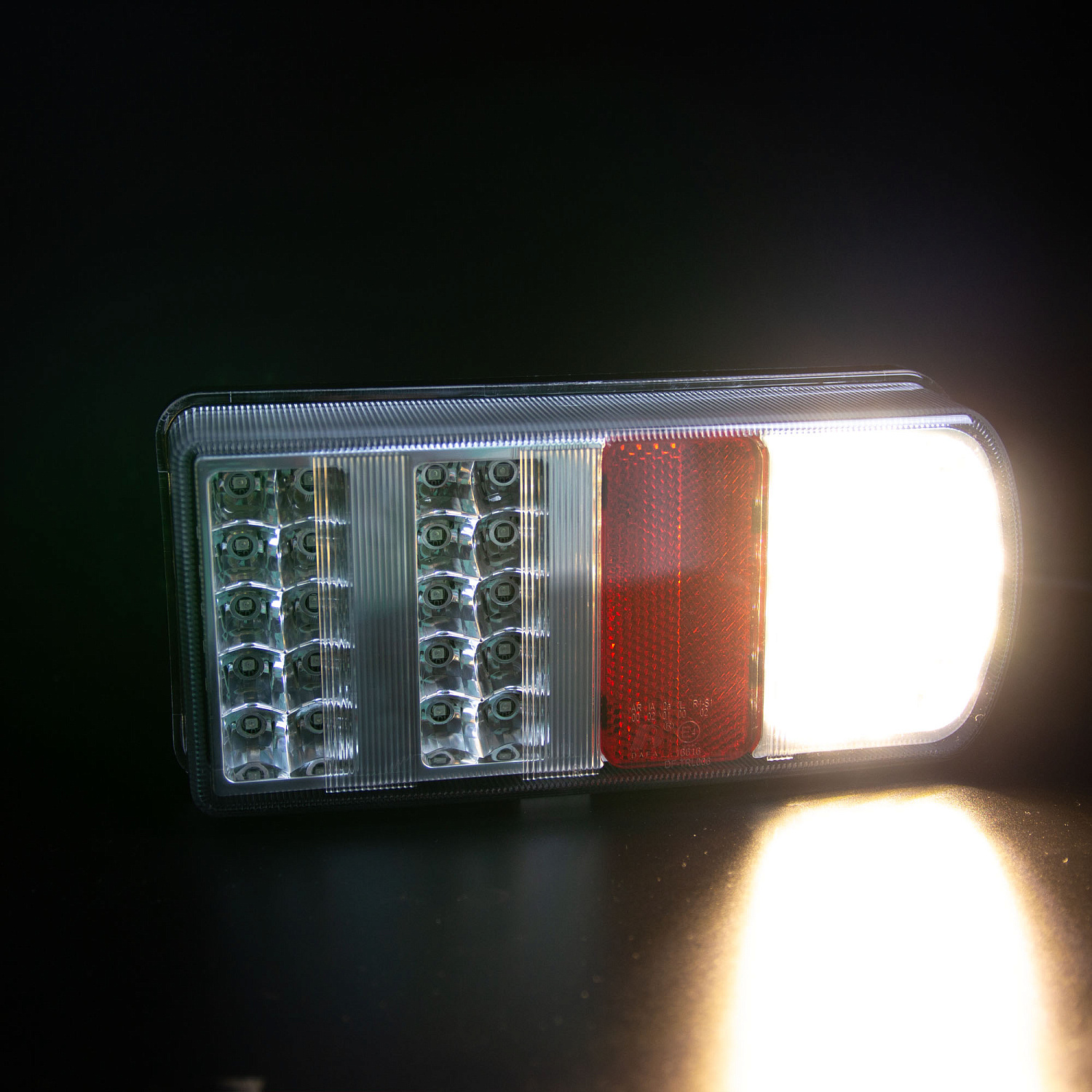 Фонарь задний многофункциональный LEDWORKER TRL006 LED Bajonet R