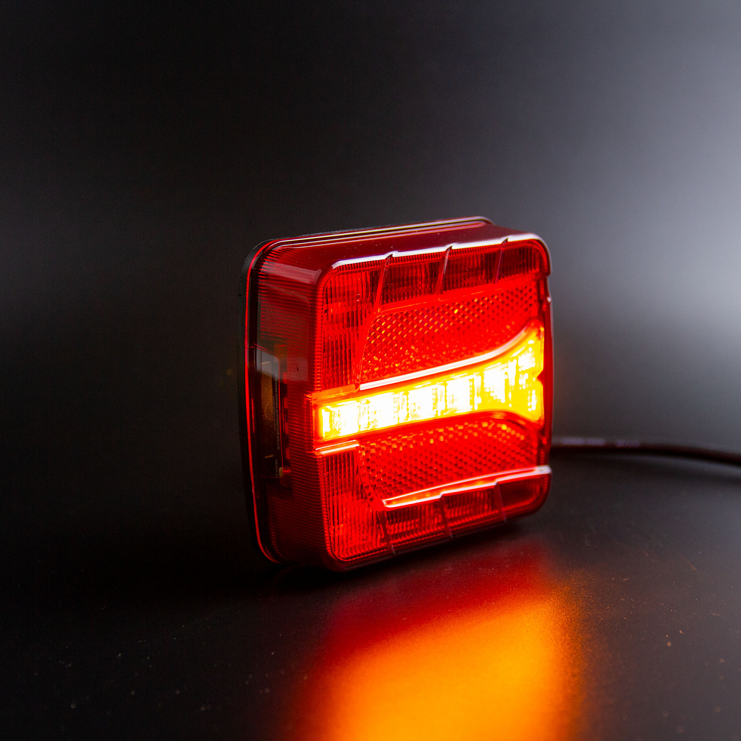 Фонарь задний многофункциональный LEDWORKER TRL005 LED L (провод)