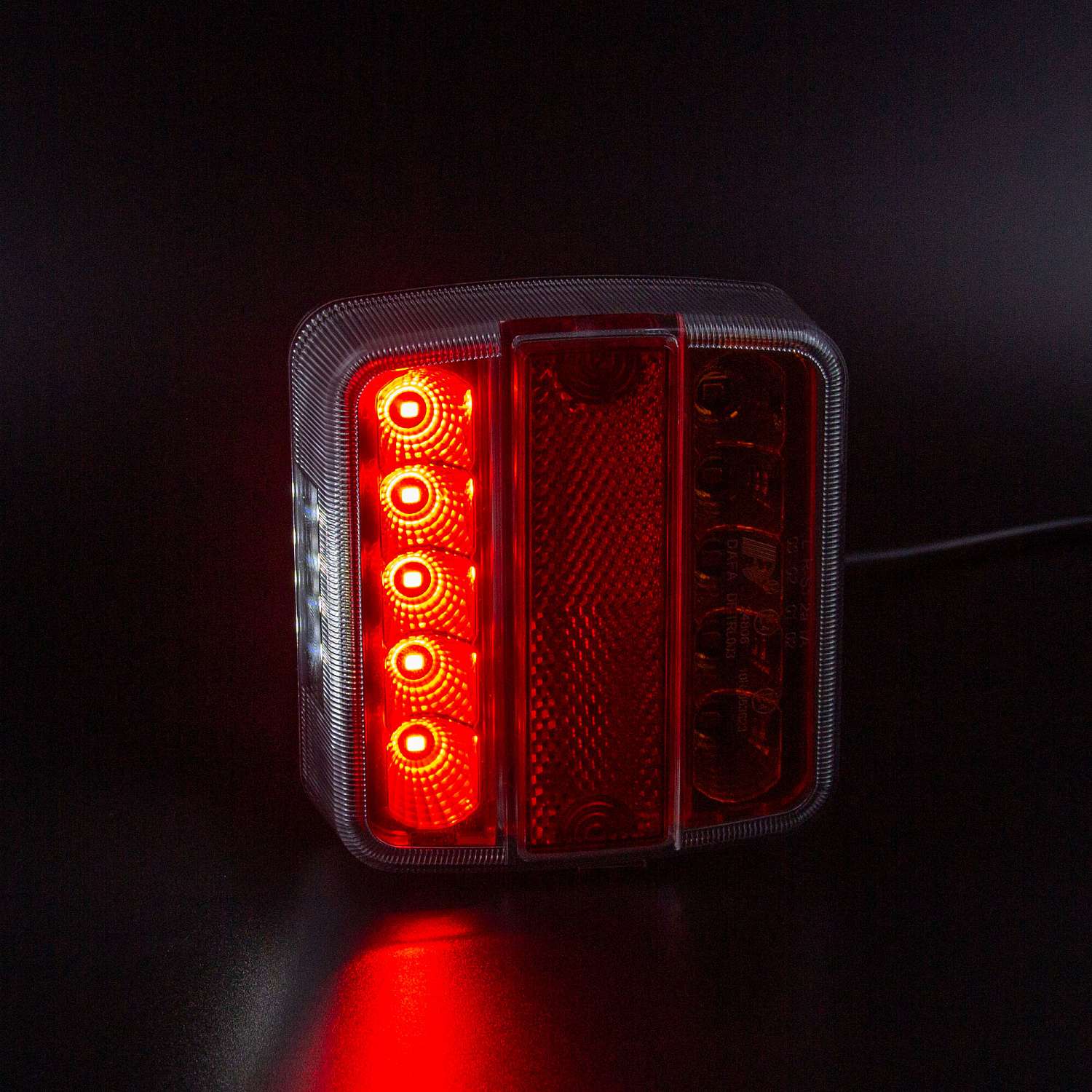 Фонарь задний многофункциональный LEDWORKER TRL003 LED Bajonet R