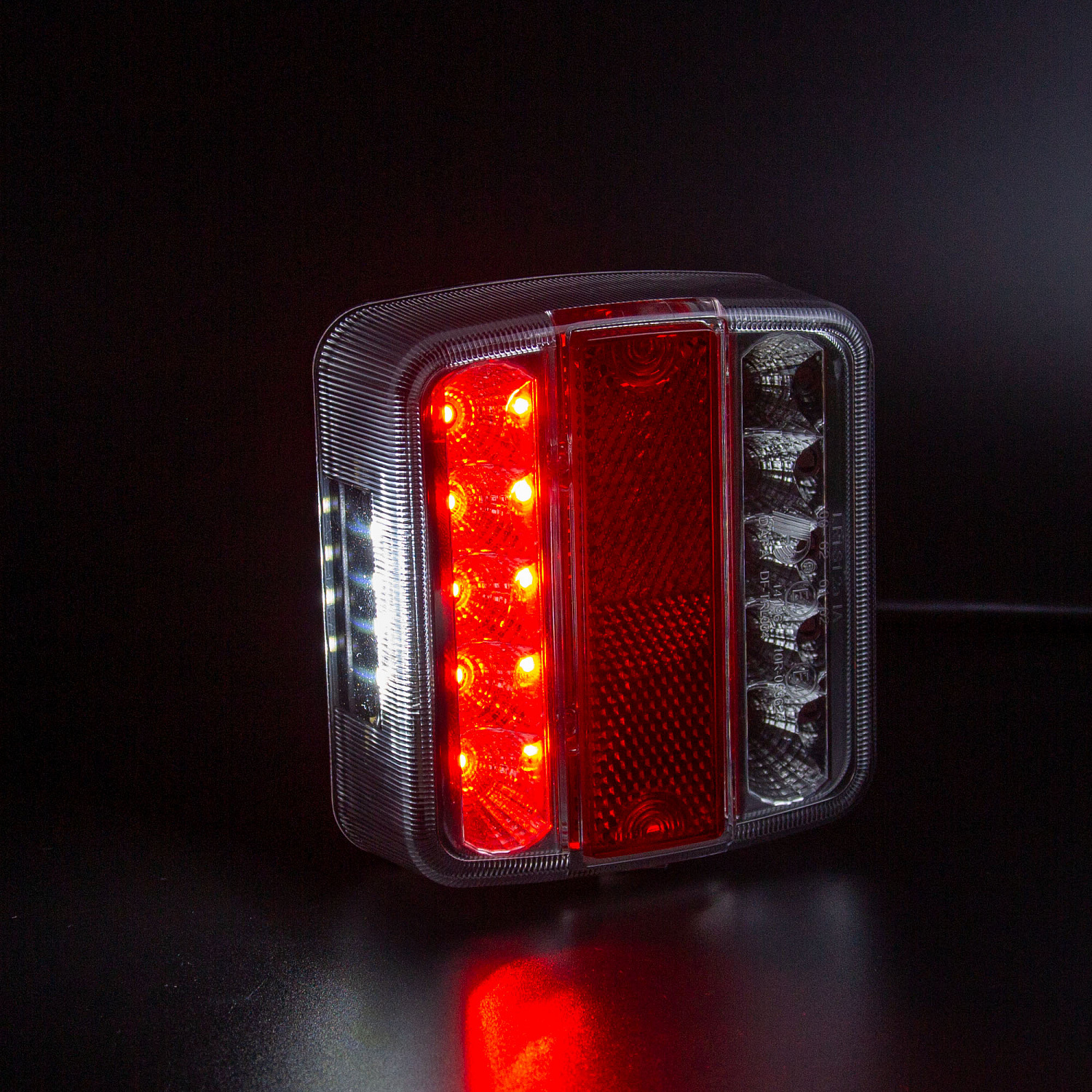 Фонарь задний многофункциональный LEDWORKER TRL004 LED Bajonet R